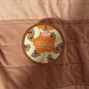 Airspun powder in translucent